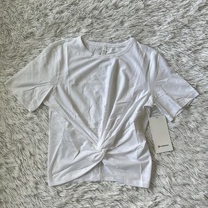LULULEMON Crescent T-Shirt in white size 8